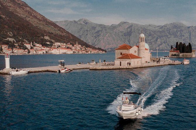 Blue Cave & Lady of the Rocks 3 hrs private tour (up to 5 pax) - Stoliv and Verige: olives, narrow straits, and the chain-defense story