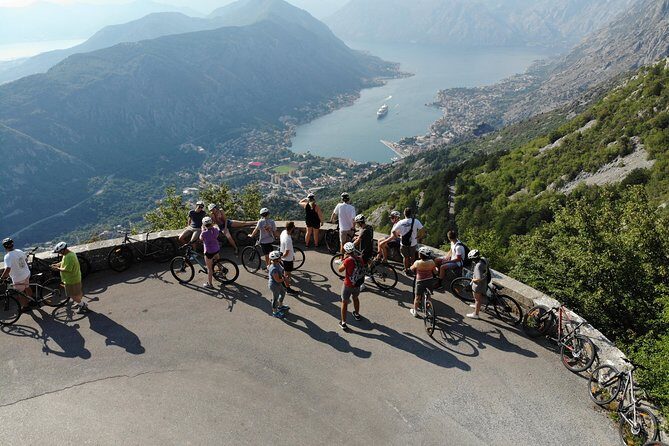Epic 25 Turns Downhill Bike Descent w/ Panoramic Cable Car Ascent - Getting Up: The Panoramic Cable Car + Van Transfer Setup