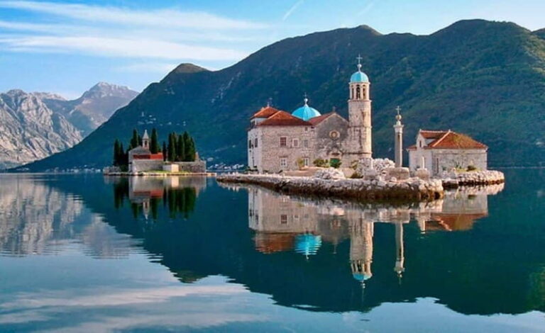 Montenegro Day Trip & Kotor Bay Short Boat Cruise - Morning logistics: pickup, border timing, and why the day feels long