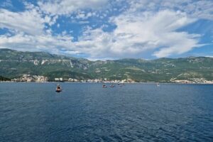 Small group kayaking tour from Budva to Sveti Nikola island caves - How the 3 hours 30 minutes plays out in real life